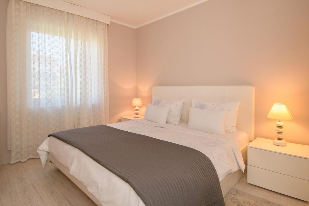 Apartments Dora Poreč Exterior foto